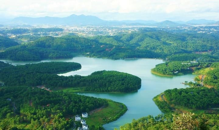 Hồ Tuyền Lâm